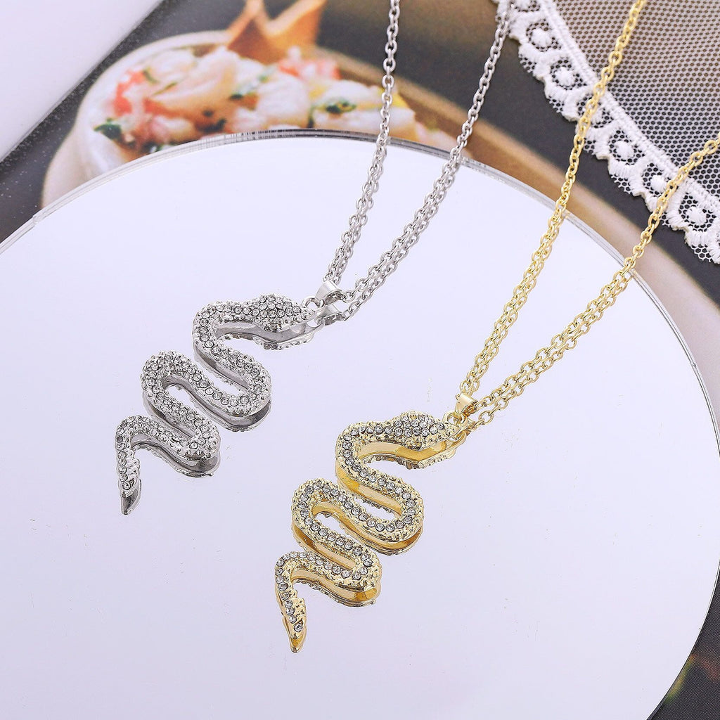 Stylish Snake Pendant Necklace with Rhinestones